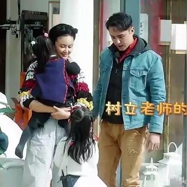 乱象频发！卡姐男友一年连生四娃，揭秘育儿新挑战