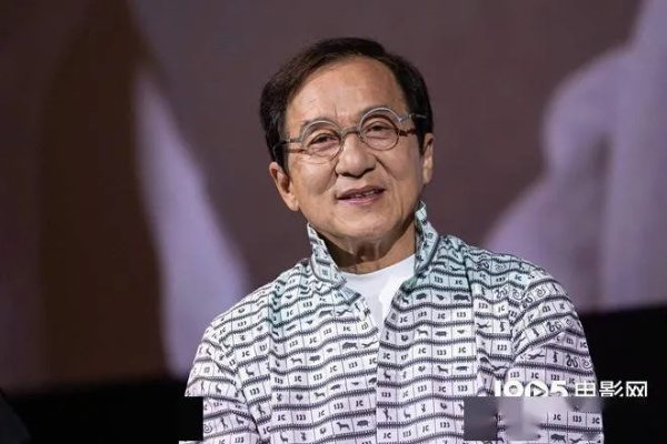 成龙加盟《蜘蛛侠4》片场 动作指导显神威，成家班再创辉煌