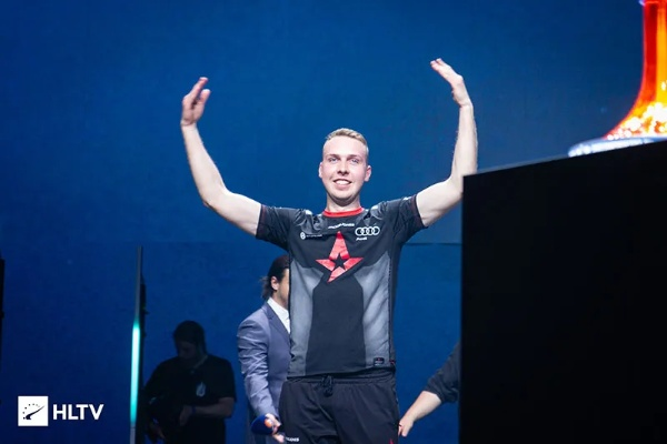 传奇指挥Alex揭秘:ESP战队C组全胜晋级巅峰之路 传奇指挥Alex揭秘:ESP战队C组全胜晋级巅峰之路