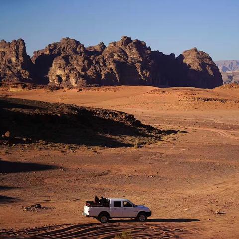 《红色沙漠》50小时畅玩,主线仅占小部分,探索新世界! 《红色沙漠》50小时畅玩,主线仅占小部分,探索新世界!