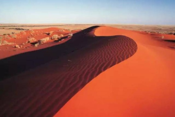 《红色沙漠》内容丰富或成亮点,避免缝合过多成缺陷担忧 《红色沙漠》内容丰富或成亮点,避免缝合过多成缺陷担忧
