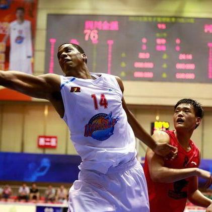 《重返蓝鲸岛》争议升级，制作人澄清：时间线不符爱泼斯坦案