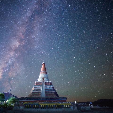 《银河灰暗角落》策略新篇，原声音乐同步绽放独特魅力