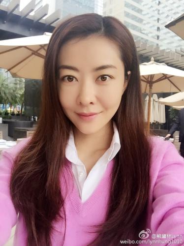 20岁黄多多自拍曝光,温婉文艺气质尽显新风尚 20岁黄多多自拍曝光,温婉文艺气质尽显新风尚