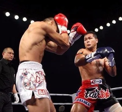 泰森为什么说张伟丽比很多男选手更懂打架？藏着格斗圈最狠的生存法则