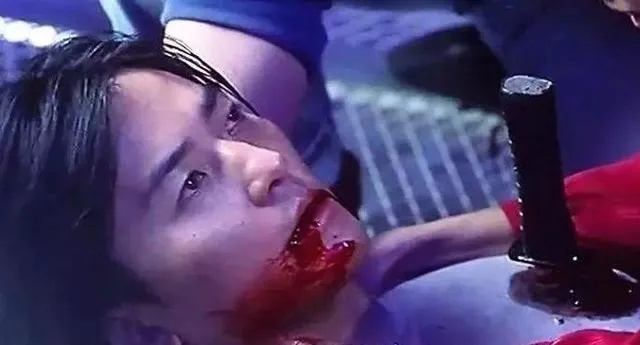 狂热粉丝街头刺杀女星,十刀心脏停跳奇迹生还惊动影坛 狂热粉丝街头刺杀女星,十刀心脏停跳奇迹生还惊动影坛