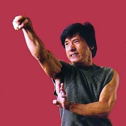 惊！成龙现场捡食口香糖，环保举动引热议