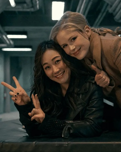 喜美子新照曝光：黑袍纠察队幕后真相大揭秘，魅力升级！