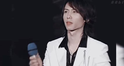 Bin哥绝美侧脸引热议，网友直呼心动！揭秘超绝魅力新价值