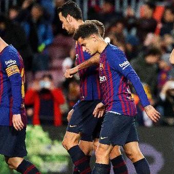 神似梅西男子被围堵合影能变现吗?2025明星模仿者5大掘金模式与法律红线全解析 神似梅西男子被围堵合影能变现吗?2025明星模仿者5大掘金模式与法律红线全解析