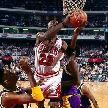 乔丹投篮动作怎么练?2025后仰跳投 biomechanics 全解析 乔丹投篮动作怎么练?2025后仰跳投 biomechanics 全解析