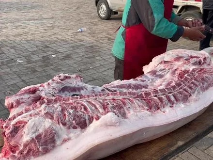 东北人年货无处安放，500斤肉一天三顿吃到愁