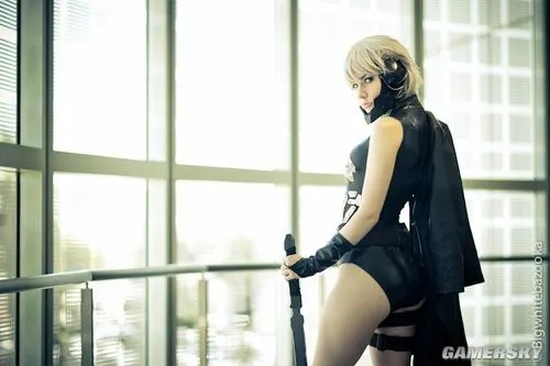 国外美女COS《生化9》格蕾丝：性感翘臀占满全屏！