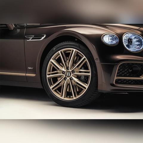 2026大年初一总票房破12亿！《飞驰人生3》6亿问鼎