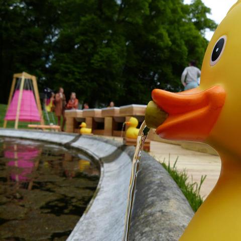 日式浴袍晒太阳“有点剧透”？碍事梨体模新动态