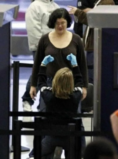 公共场合暴露隐私部位!美国女星艾蒂森·蕾的父亲被捕 公共场合暴露隐私部位!美国女星艾蒂森·蕾的父亲被捕