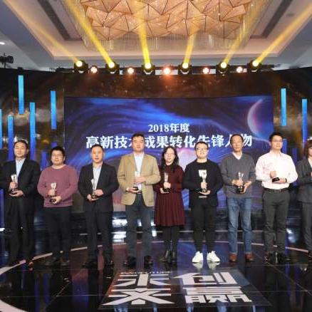 PES2014中文版2025年还能玩吗？Win11完美运行+画质补丁实测全攻略