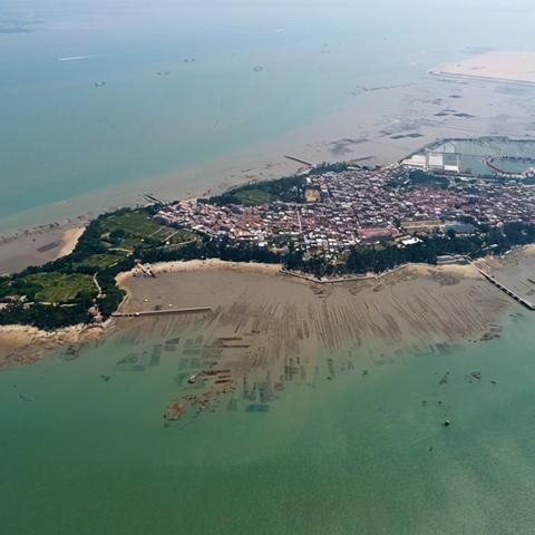 AVA战地之王2025还能火吗？老玩家回归必看的7个生存法则与隐藏技巧