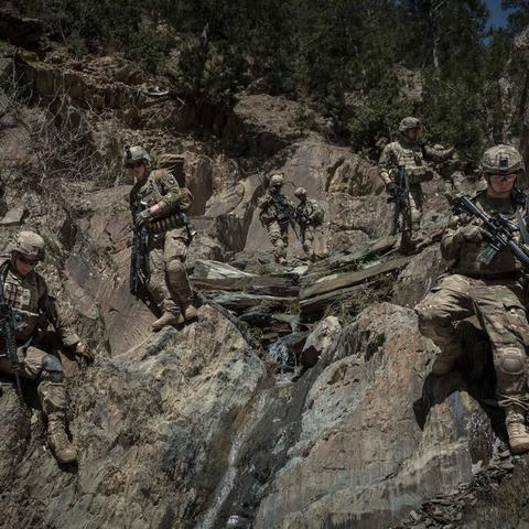 探寻暗黑2成真神之作奥秘，相较暗黑4强在哪的五个要点