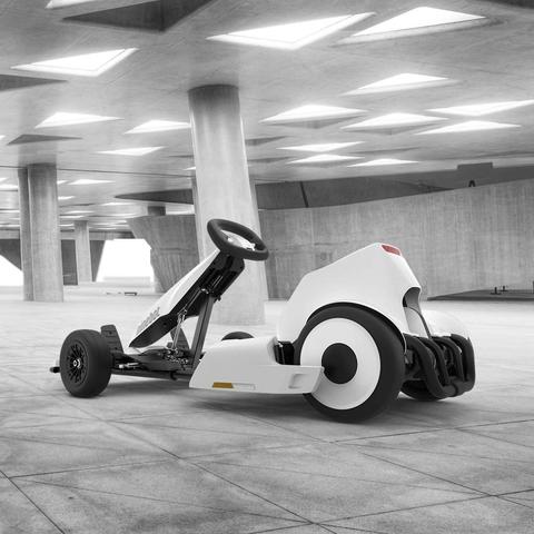 小米YU7农村除夕夜爆胎，百公里救援大年初一修好送回车主