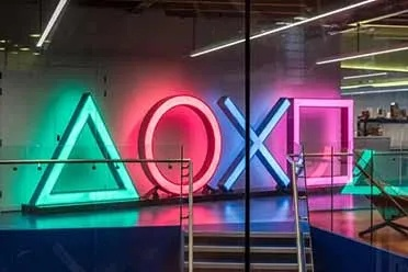 索尼关闭蓝点工作室引玩家不满，抵制马拉松测试盼重新创作