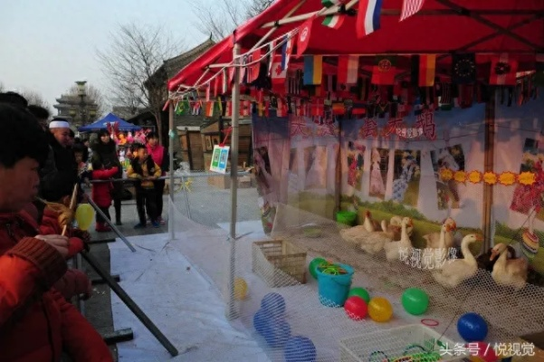 套大鹅游戏爆火!鹅疯狂摇头难被套中,老板称套中鹅奖 100 元 套大鹅游戏爆火!鹅疯狂摇头难被套中,老板称套中鹅奖 100 元