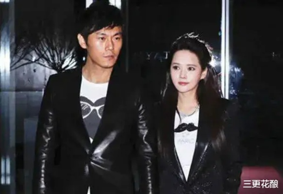 逛街被拍!伊能静衣服吊牌未摘引关注,秦昊相伴引热议 逛街被拍!伊能静衣服吊牌未摘引关注,秦昊相伴引热议