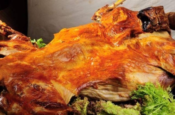 36斤活羊烤后仅剩6.9斤惹争议，商家坚称是正常损耗情况