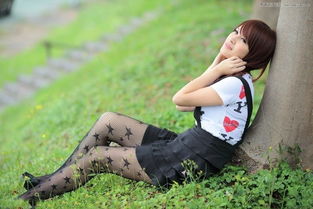 女巨人新截图曝光！终末地美少女黑丝踩踏场景，正中XP？