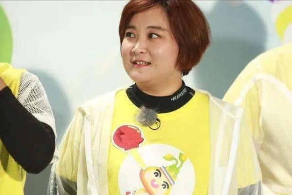 贾玲109.2斤减重真相揭秘,2025年可复制的明星瘦身方案实测 贾玲109.2斤减重真相揭秘,2025年可复制的明星瘦身方案实测