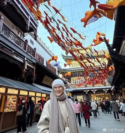 马斯克母亲豫园私藏路线曝光,2025上海高端文化游终极攻略 马斯克母亲豫园私藏路线曝光,2025上海高端文化游终极攻略