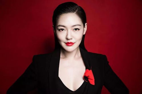 50岁鬼后李心洁状态似少女引网友惊叹，冻龄秘诀大揭秘！