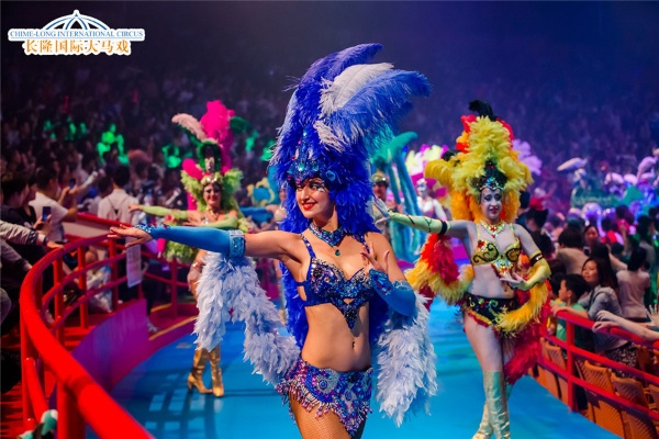 绿茵场迎桑巴舞者回归，全新赛季一触即发，速来围观！