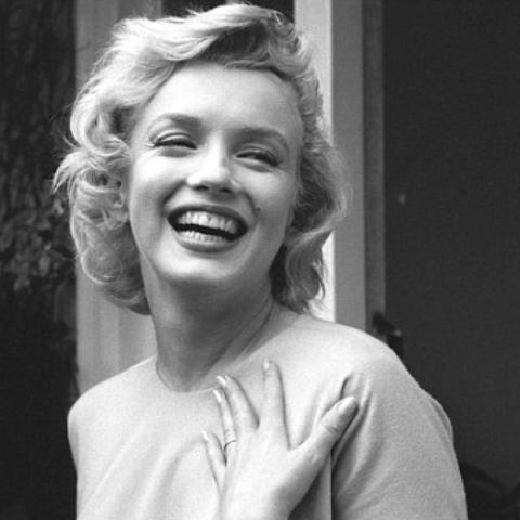 官方售后超棒！老板娘悉尼妹再度示范内衣正确穿法