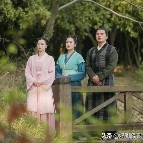 千万粉博主桃黑黑高强度连播后秒下播，火速登上热搜引关注