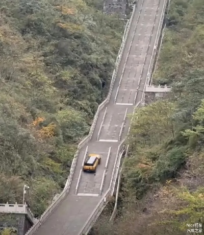 比亚迪把天门山天梯搬进厂房:神秘新车千次爬坡测试 比亚迪把天门山天梯搬进厂房:神秘新车千次爬坡测试