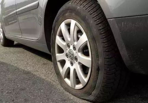 气门嘴帽总漏气？2026年实测，3大材质对比+防盗拆解+胎压监测避坑指南