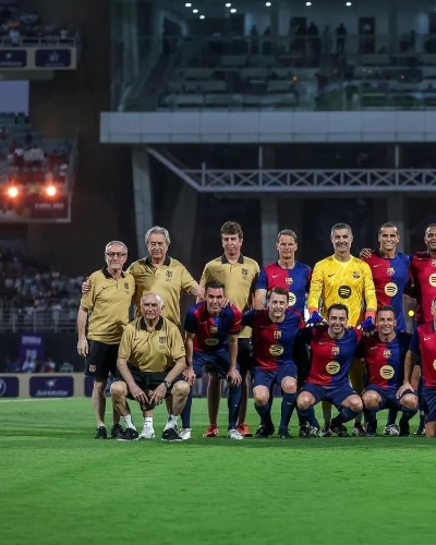 绿茵场邂逅元宵灯火，巴萨教父续写传奇新征程！