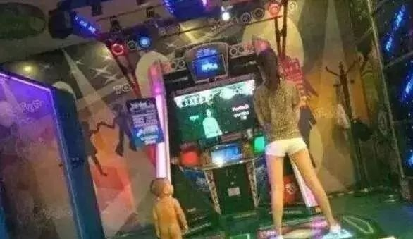 3月18日抢先体验搜打撤游戏立方救赎，全是小姐姐等你邂逅！