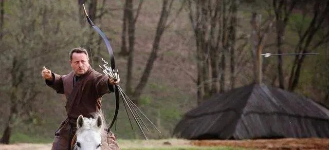 一级运动员亲测镖人拐弯箭,箭支竟真能 90 度偏转! 一级运动员亲测镖人拐弯箭,箭支竟真能 90 度偏转!