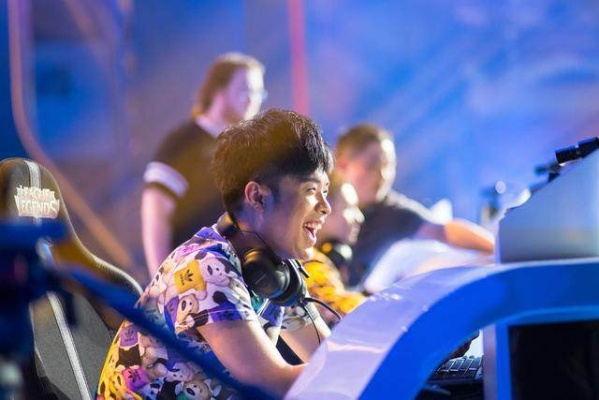 陈赫LOL全明星赛真实水平曝光,曾小贤附体还是隐藏王者? 陈赫LOL全明星赛真实水平曝光,曾小贤附体还是隐藏王者?