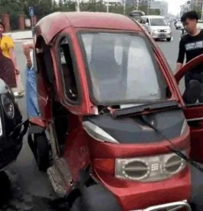 保险公司拒赔老年代步车事故 80岁车主遇属性争议