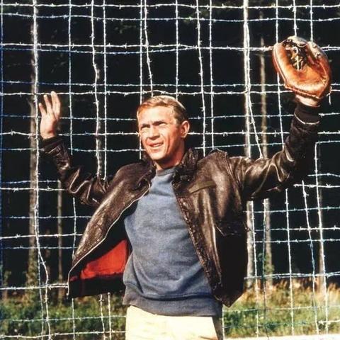 重温洛奇经典，简约优雅西装服饰带你感受别样复古魅力