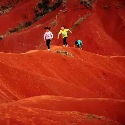 红色沙漠超耐玩！四百多个冒险活动等你在游戏里尽情探索