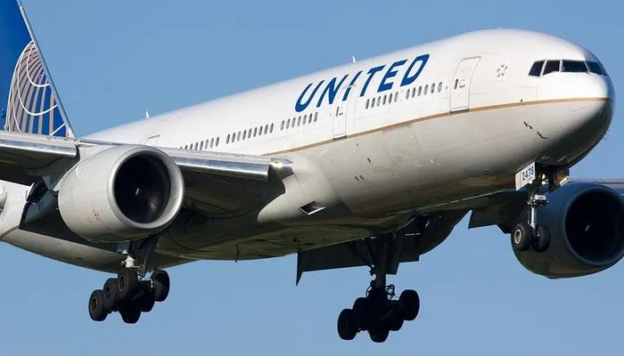 惊！美联航出新规，飞行中拒戴耳机或遭永久禁飞！