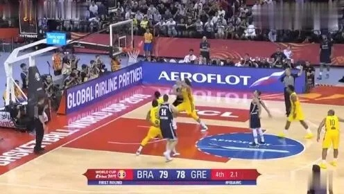 巅峰大帝持球单骑闯关,天才带刀侍卫首秀惊艳全场! 巅峰大帝持球单骑闯关,天才带刀侍卫首秀惊艳全场!