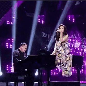 为抢孙燕姿演唱会门票，周星驰竟玩起无厘头打劫戏码！