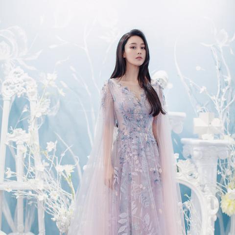 张馨予穿越火线代言内幕，夜玫瑰角色全解析与玩家回忆杀