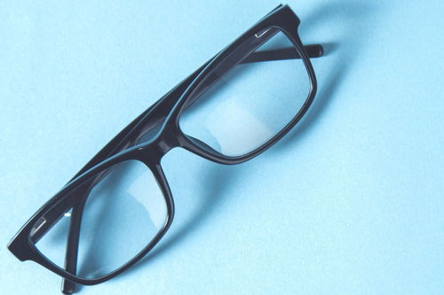眼镜到底有多暴利：标价799元的镜片进价仅15元