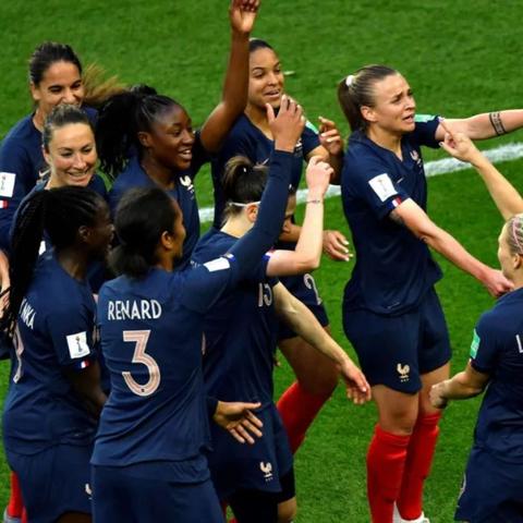 征途口袋版2026绝密，零氪党30天破亿战力全链路拆解